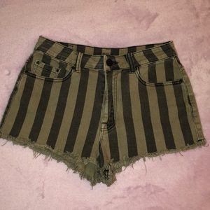 💕Never worn BDG shorts